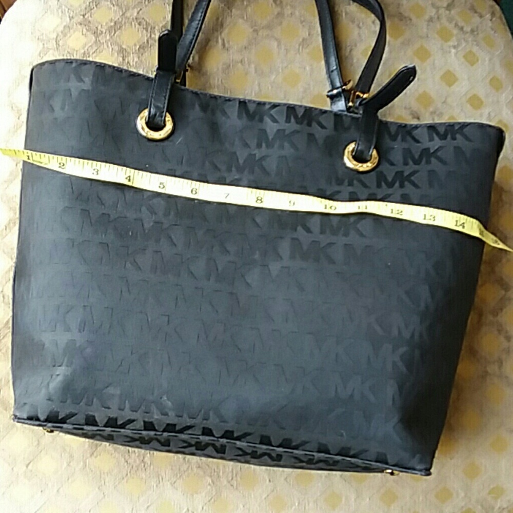 SOLD!!  Michael Kors Black & red LV together - Picture 6 of 8